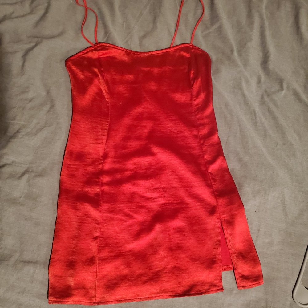 Motel Zenda Dress in Satin Red XS